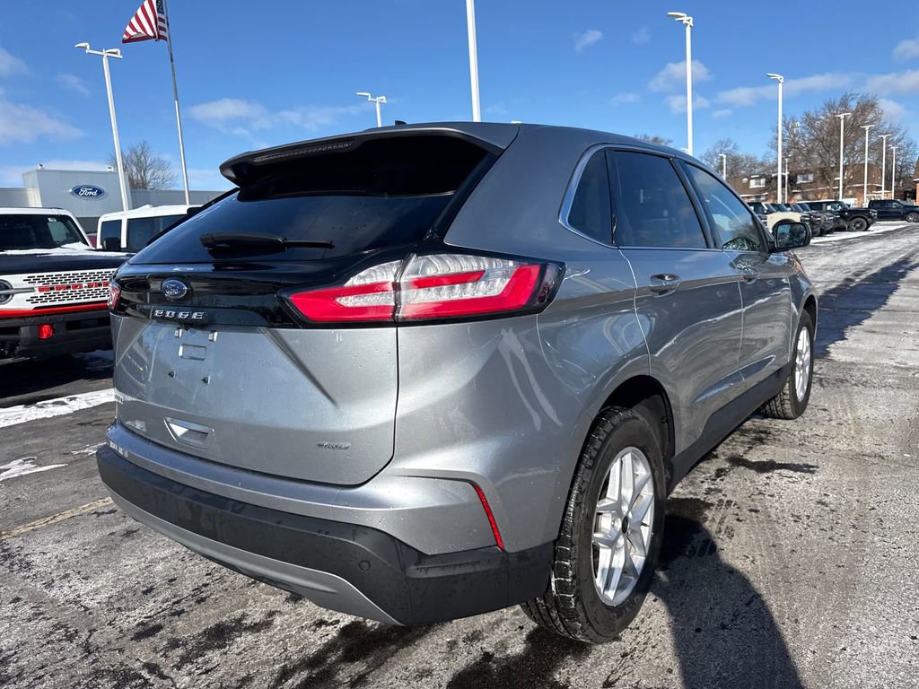 Used 2024 Ford Edge SEL w/ Convenience Package image 7