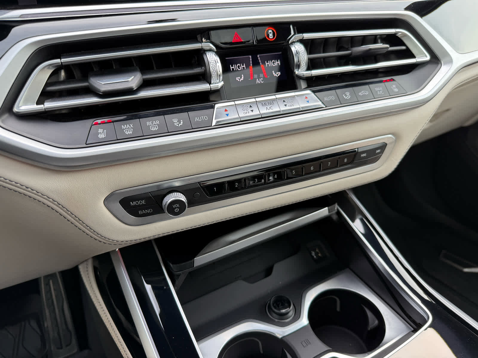 Used 2022 BMW X7 M50i image 20