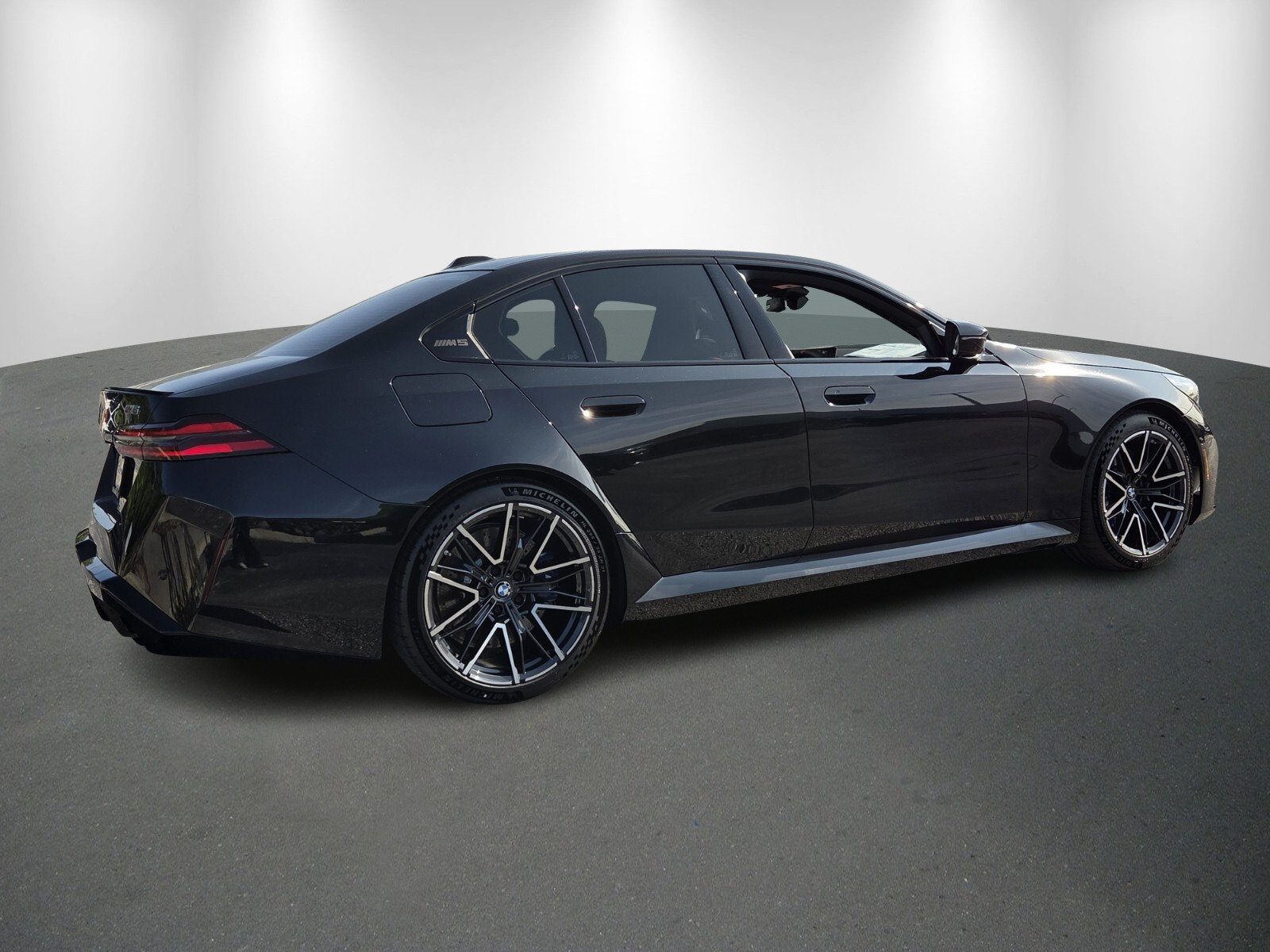 New 2026 BMW M5 w/ Executive Package AWD/4WD image 7