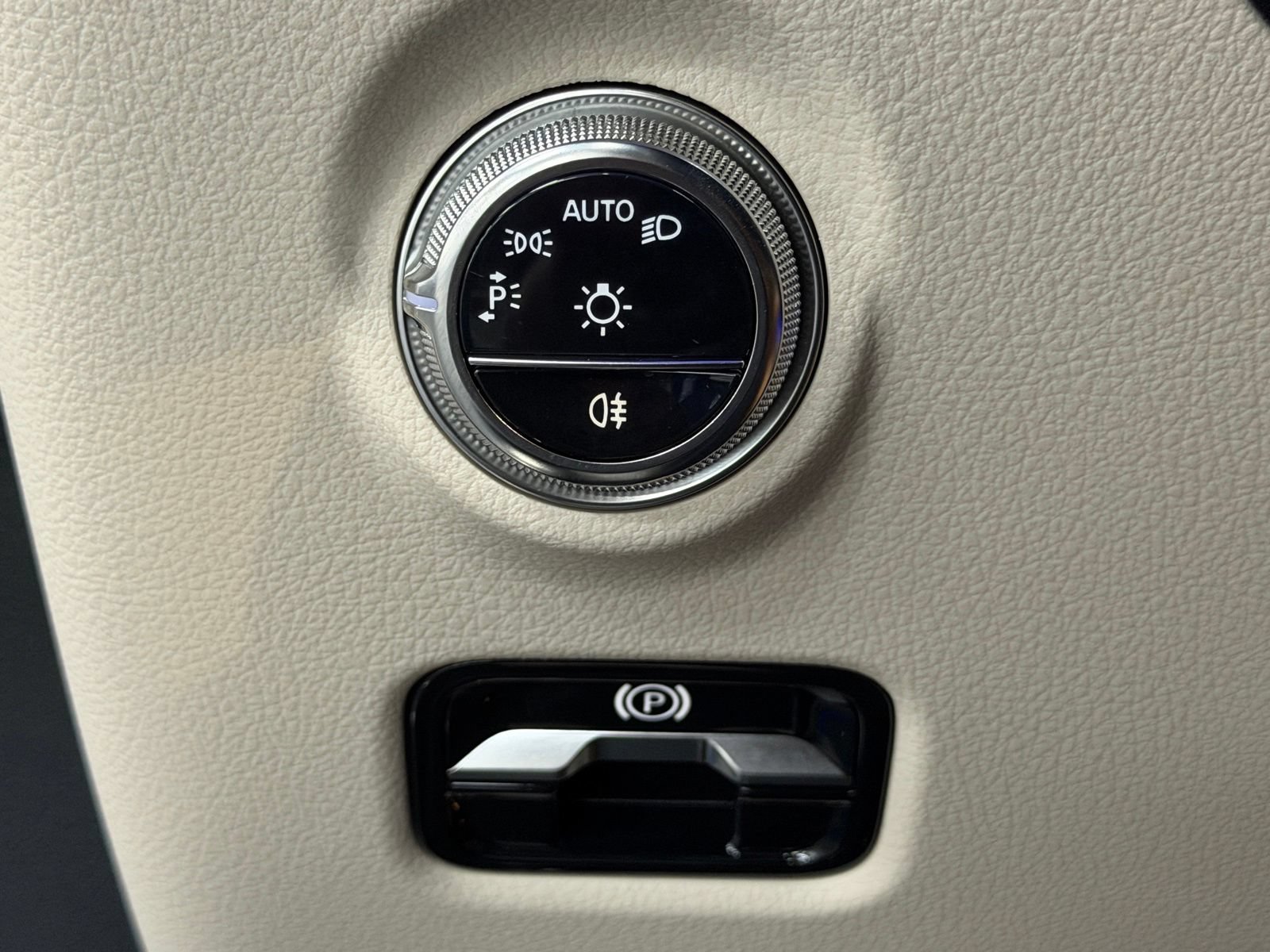 Certified 2026 Mercedes-Benz CLE 300 4MATIC Coupe w/ Parking Package w/360 Camera image 31