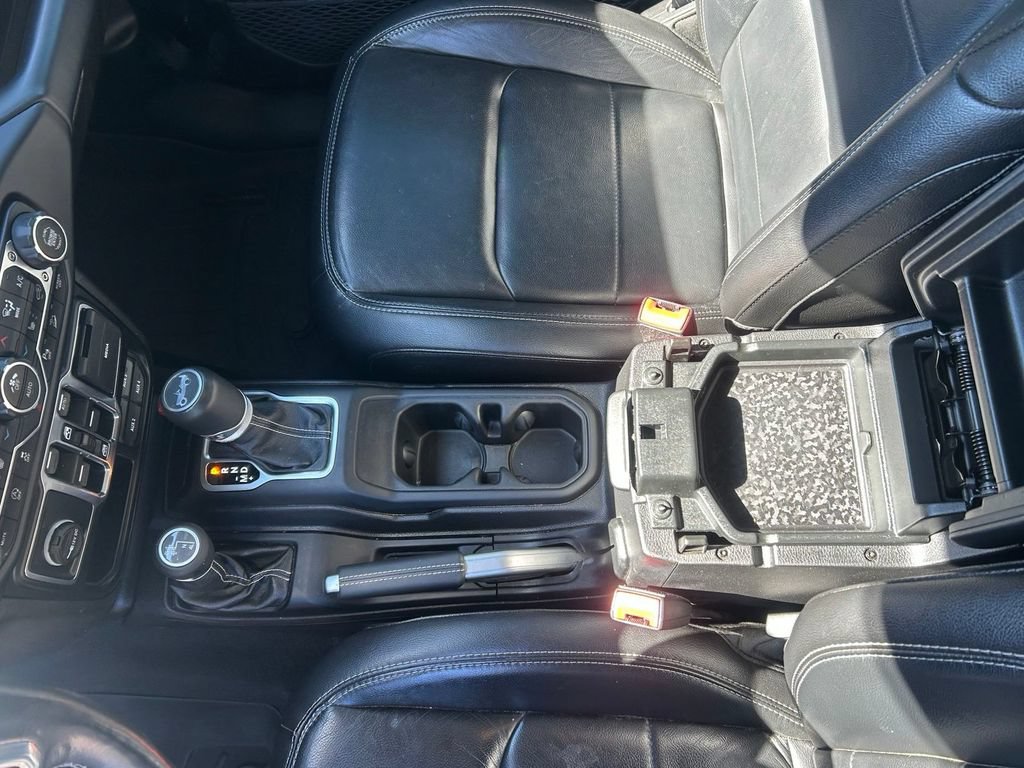 Used 2019 Jeep Wrangler Unlimited Sahara AWD/4WD image 20