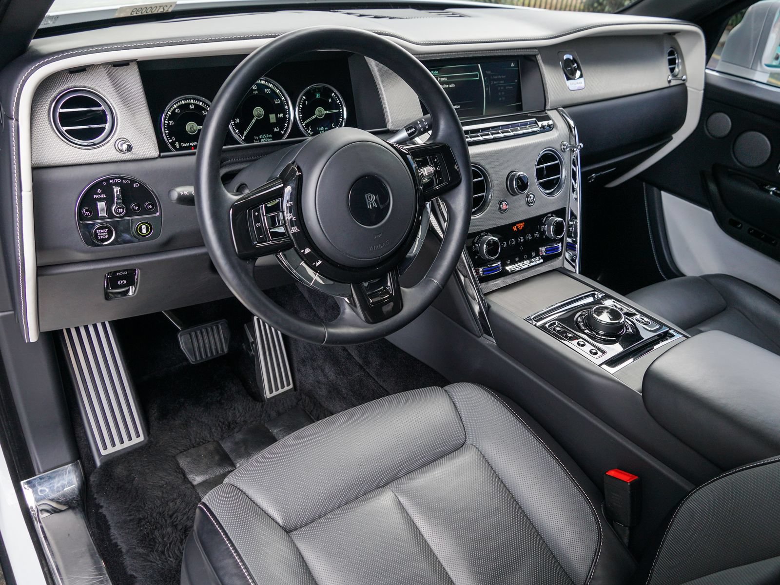 Certified 2024 Rolls-Royce Cullinan AWD/4WD image 16