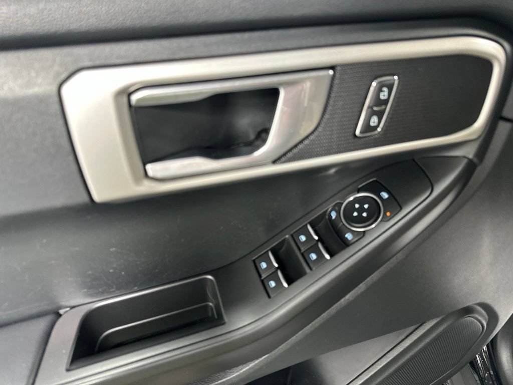 Used 2023 Ford Explorer 4WD image 13