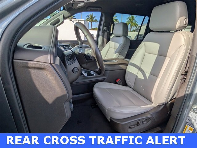 Used 2022 Chevrolet Suburban LT w/ Luxury Package image 4