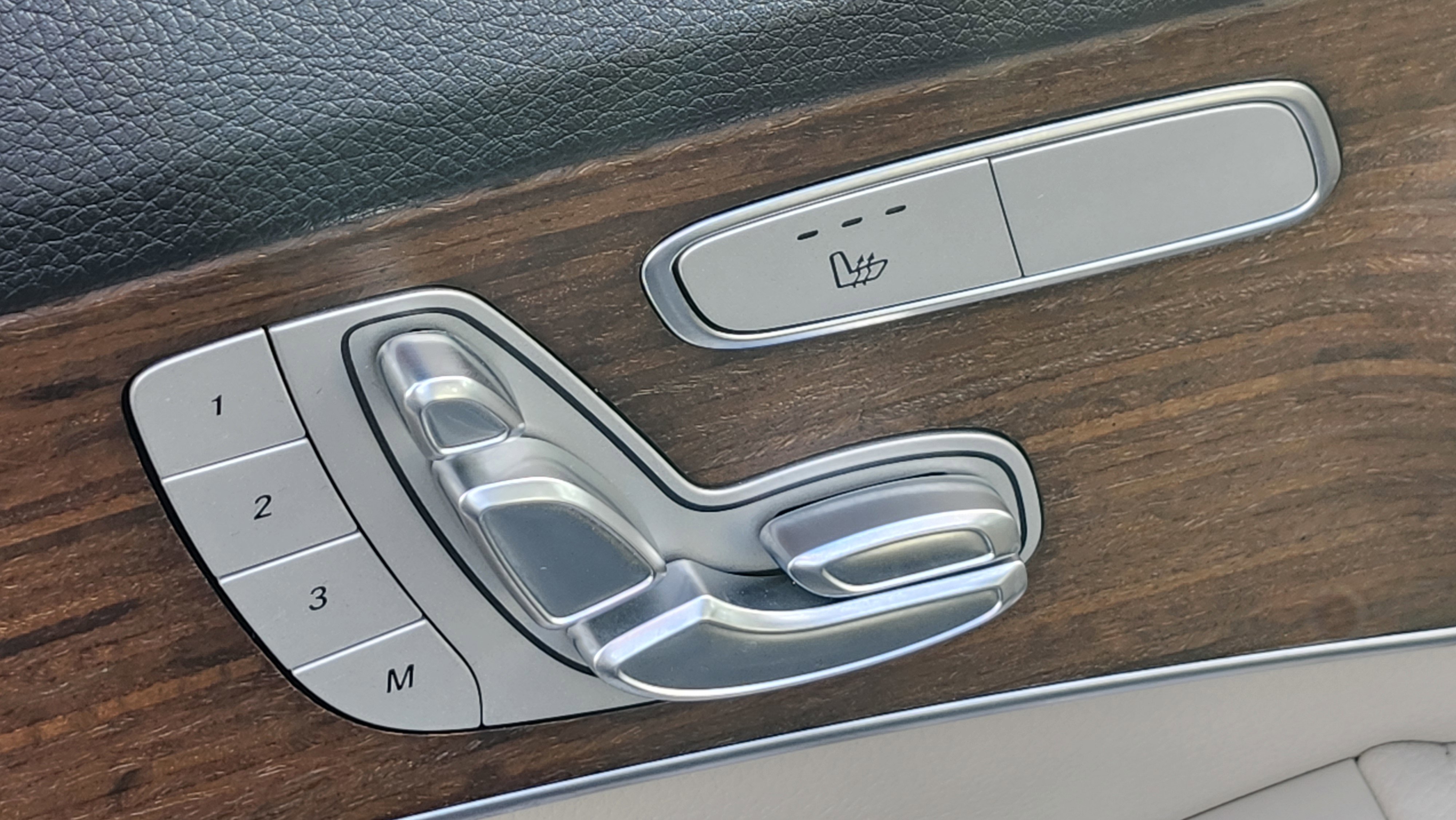 Used 2019 Mercedes-Benz C 300 4MATIC Sedan image 20