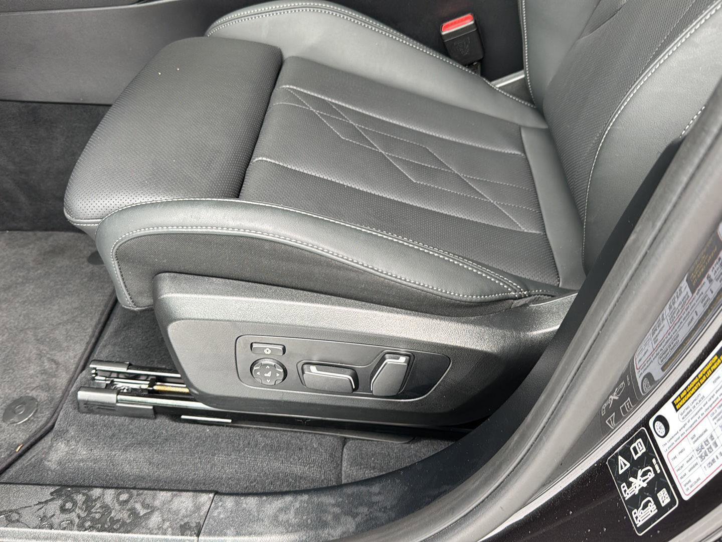 Certified 2025 BMW X3 xDrive30i w/ Premium Package image 27