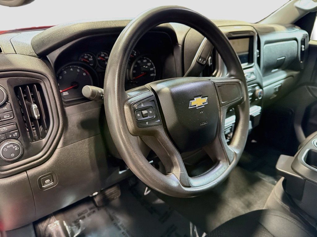 Used 2019 Chevrolet Silverado 1500 Custom w/ Custom Convenience Package AWD/4WD image 9
