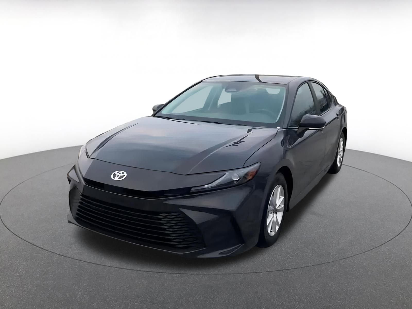 Used 2025 Toyota Camry LE image 7