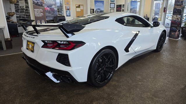 New 2025 Chevrolet Corvette Stingray Preferred Cpe w/ Z51 Performance Package image 4