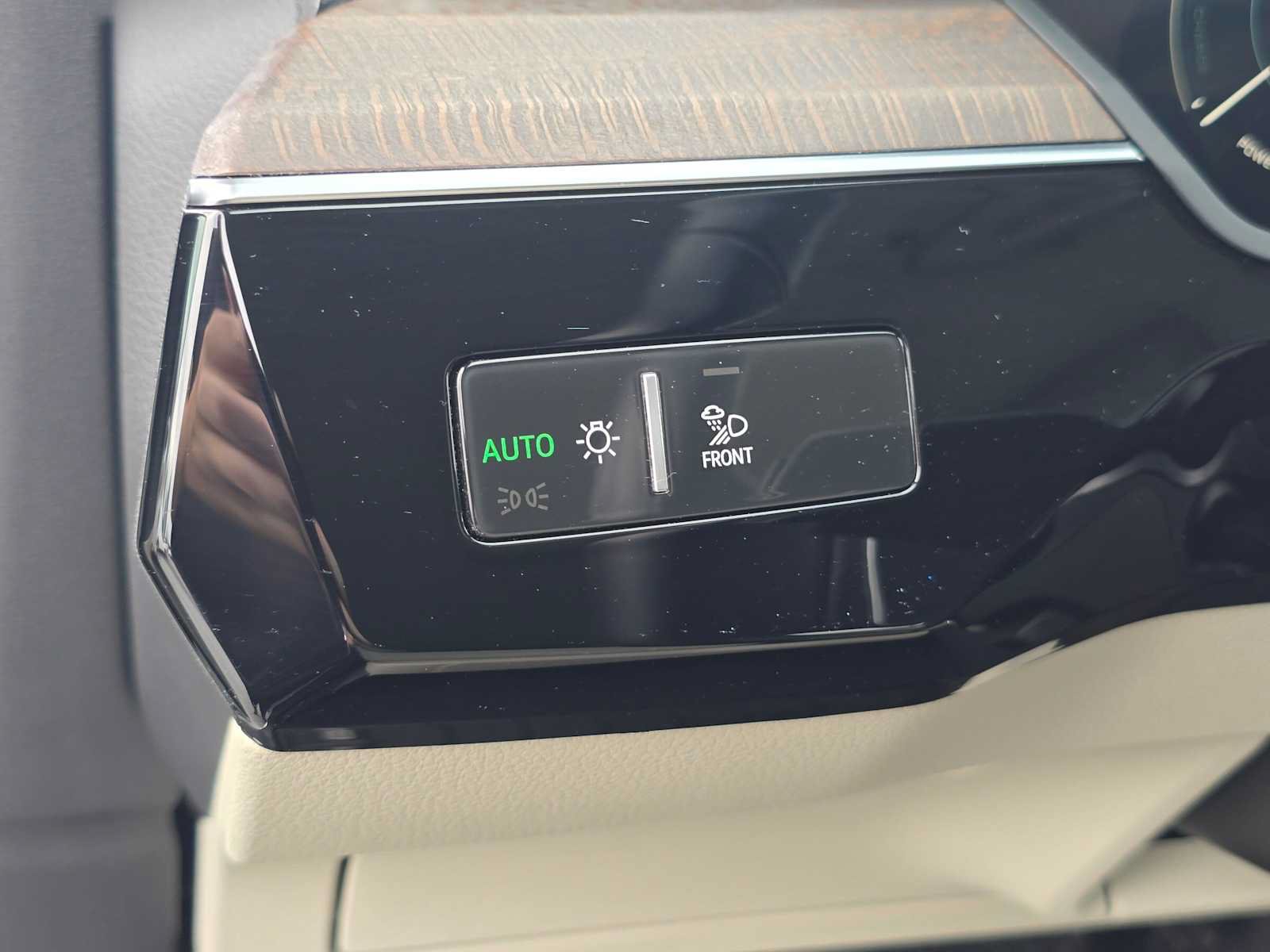 Used 2024 Audi Q8 e-tron Premium Plus w/ Premium Plus Package AWD/4WD image 25