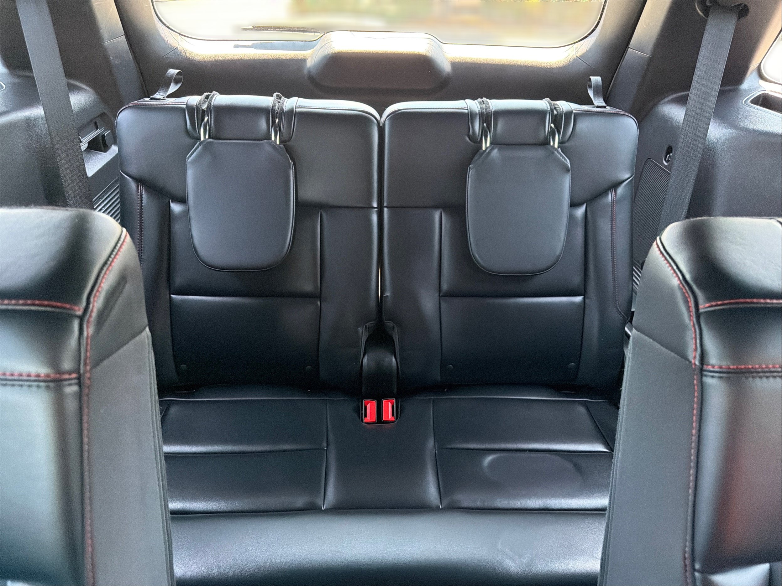 Used 2025 Ford Explorer ST-Line w/ ST-Line Street Pack AWD/4WD image 30