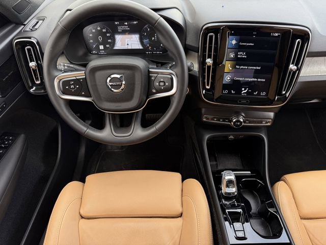 Used 2022 Volvo XC40 T5 Inscription w/ Advanced Package image 12