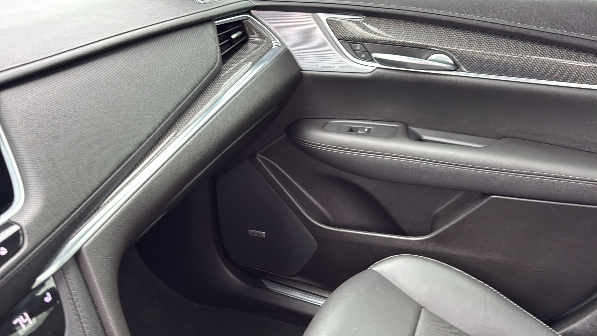 Certified 2024 Cadillac XT5 Sportv w/ Technology Package image 27