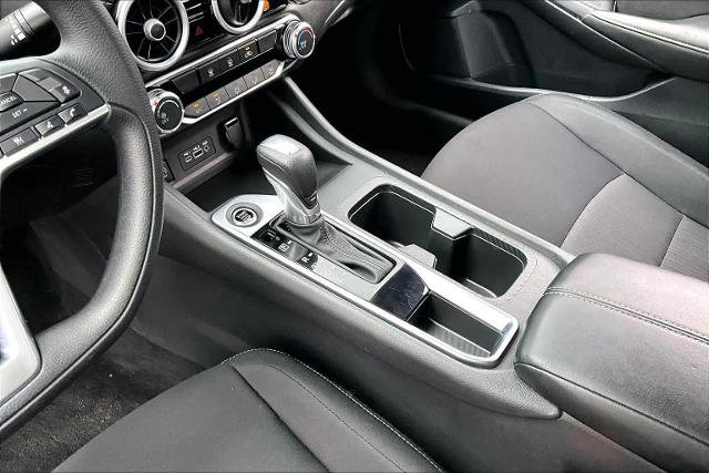 Certified 2025 Nissan Sentra SV image 17