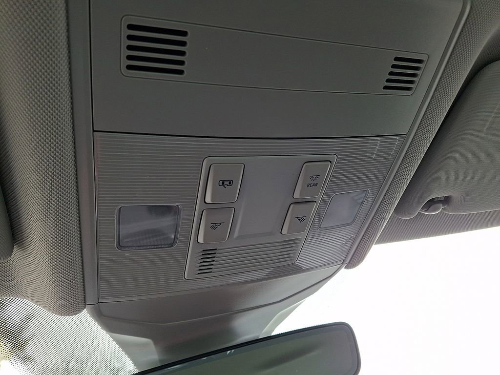 Used 2023 Volkswagen Jetta SE w/ Black Wheel Package image 25