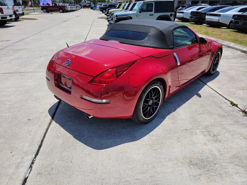 Used 2005 Nissan 350Z Touring RWD image 5