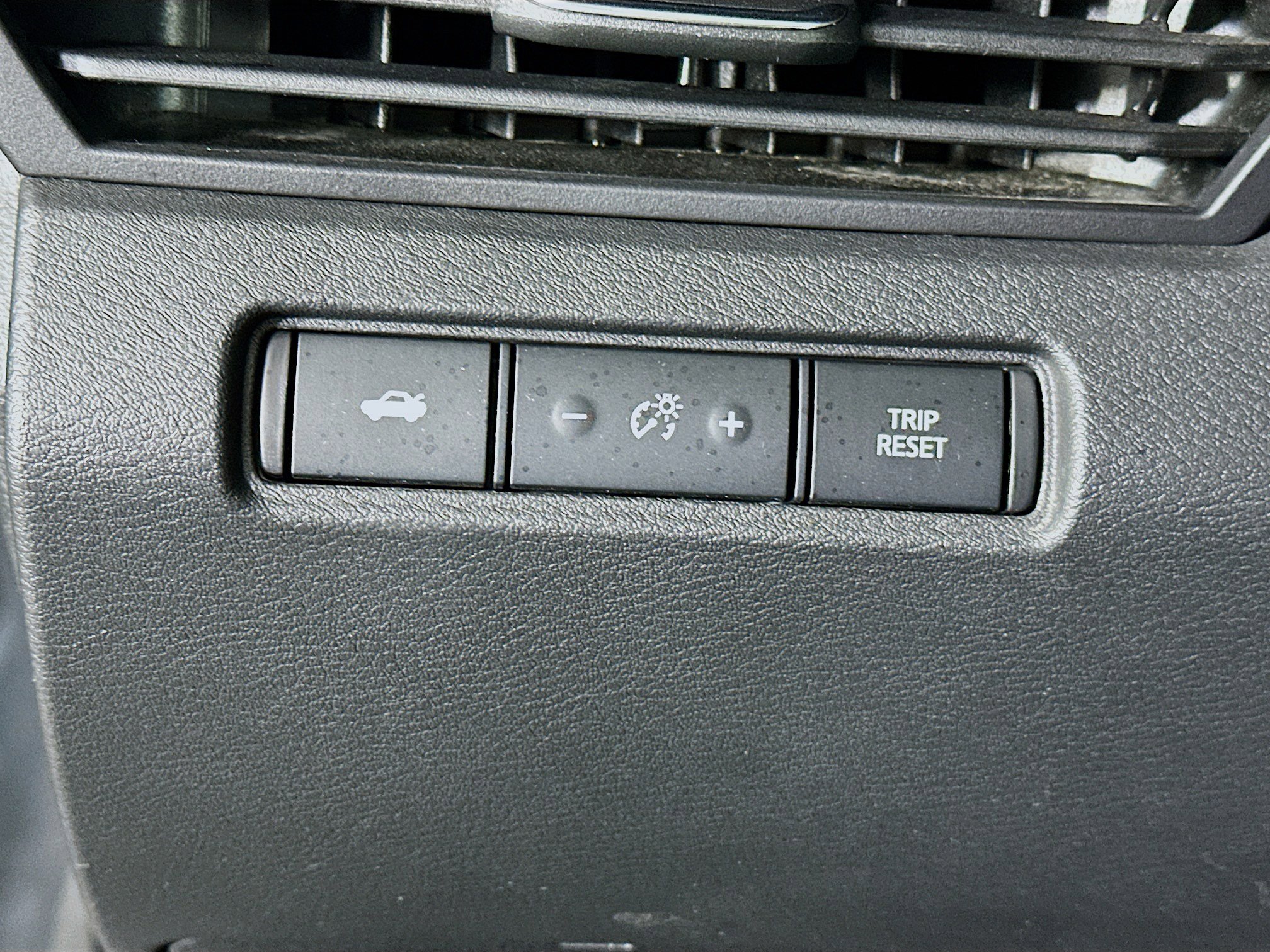 Used 2025 Nissan Altima 2.5 SV image 17