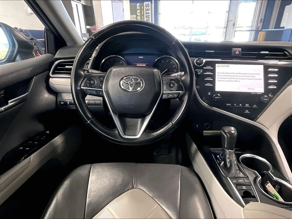 Used 2019 Toyota Camry XLE FWD image 17