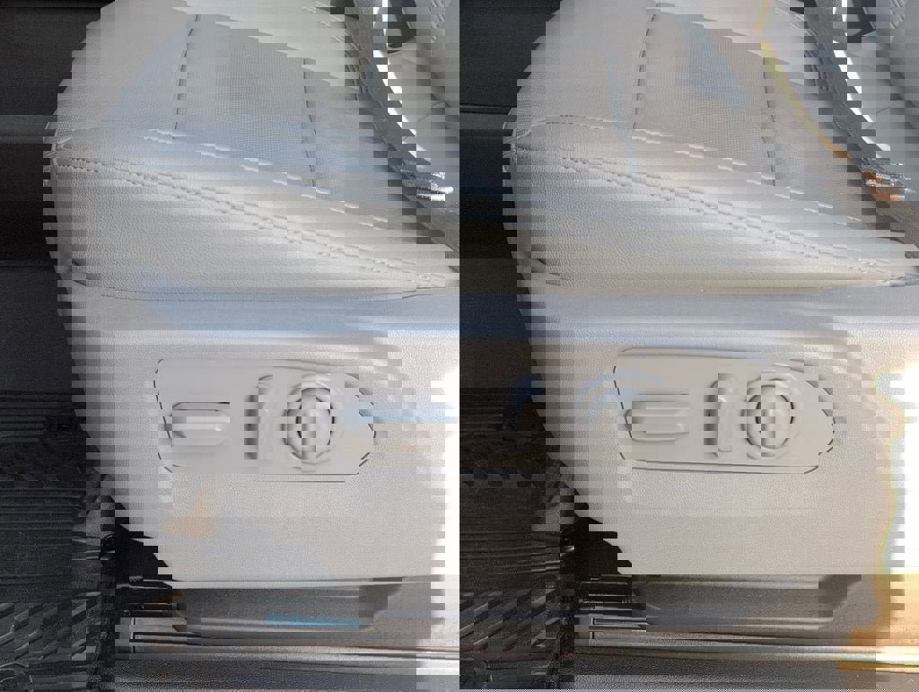 Certified 2022 Chevrolet Silverado 1500 LTZ w/ LTZ Premium Package image 14