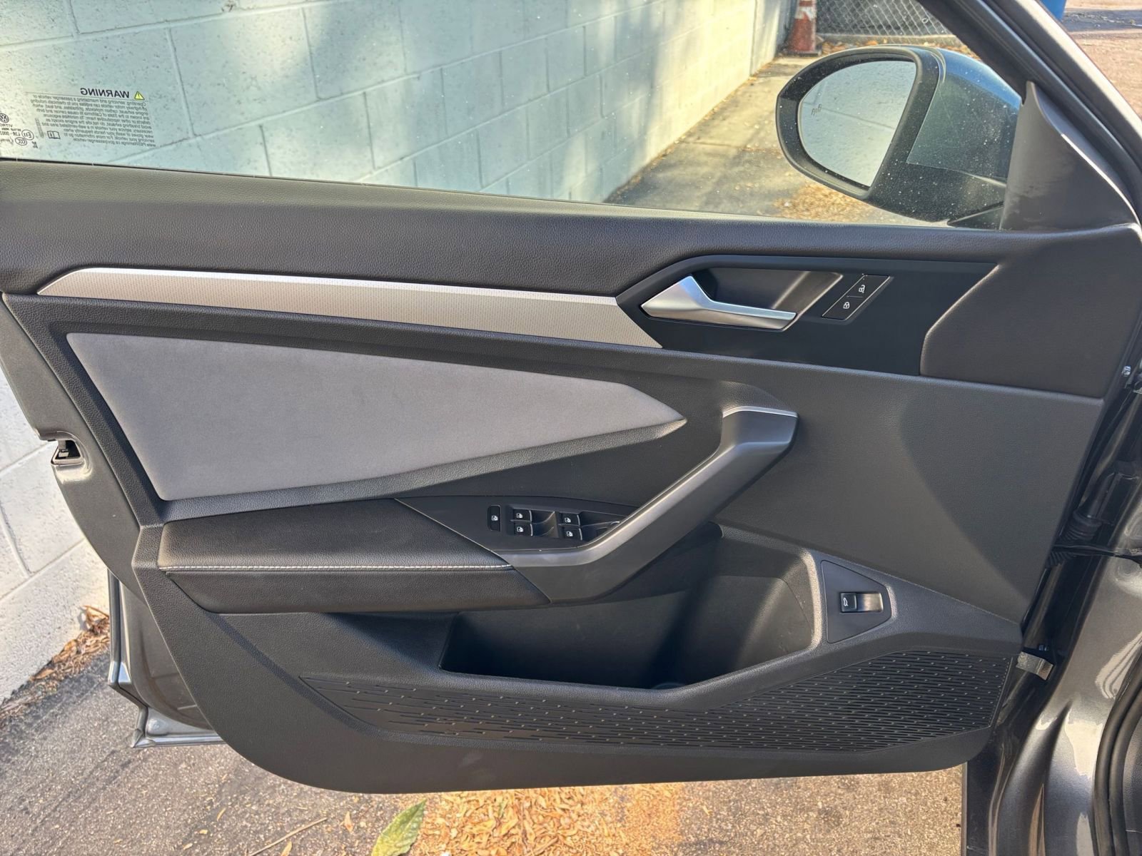 Used 2025 Volkswagen Jetta SE image 20