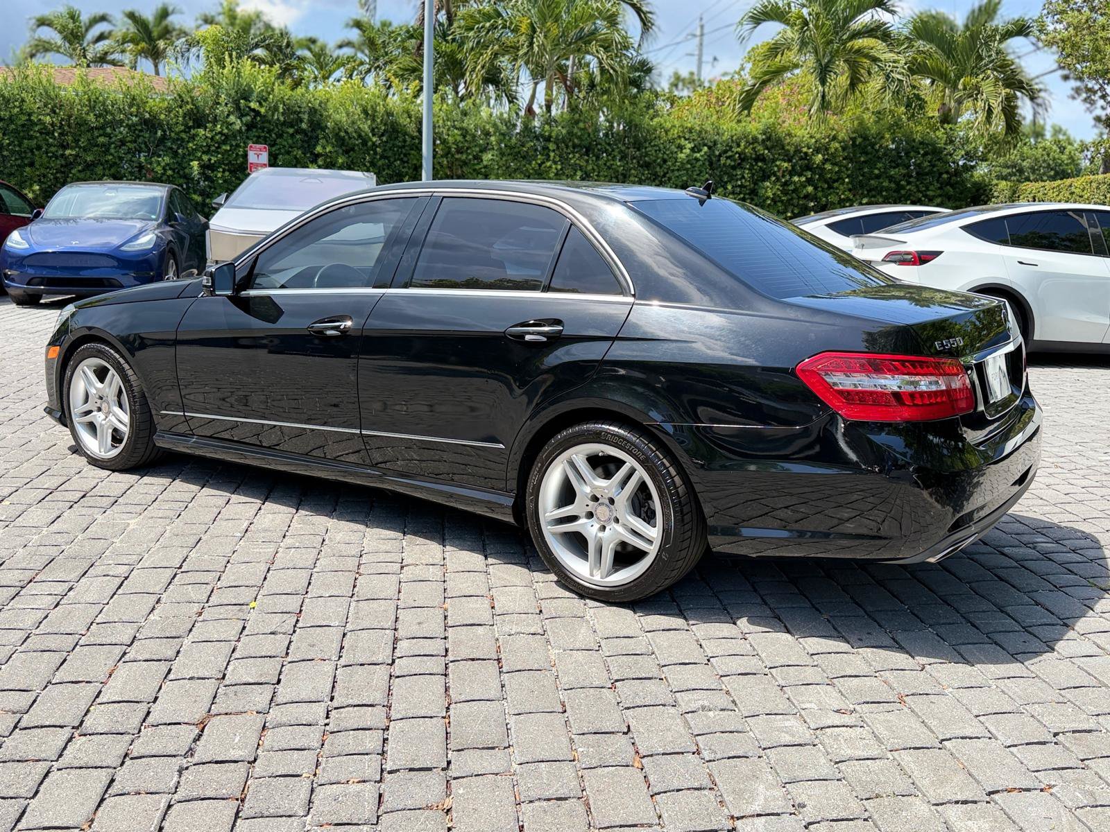 Used 2010 Mercedes-Benz E 550 Sedan image 13