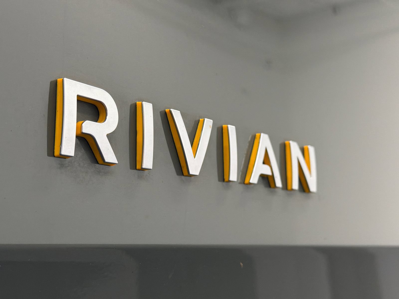 Used 2023 Rivian R1T Launch Edition AWD/4WD image 13