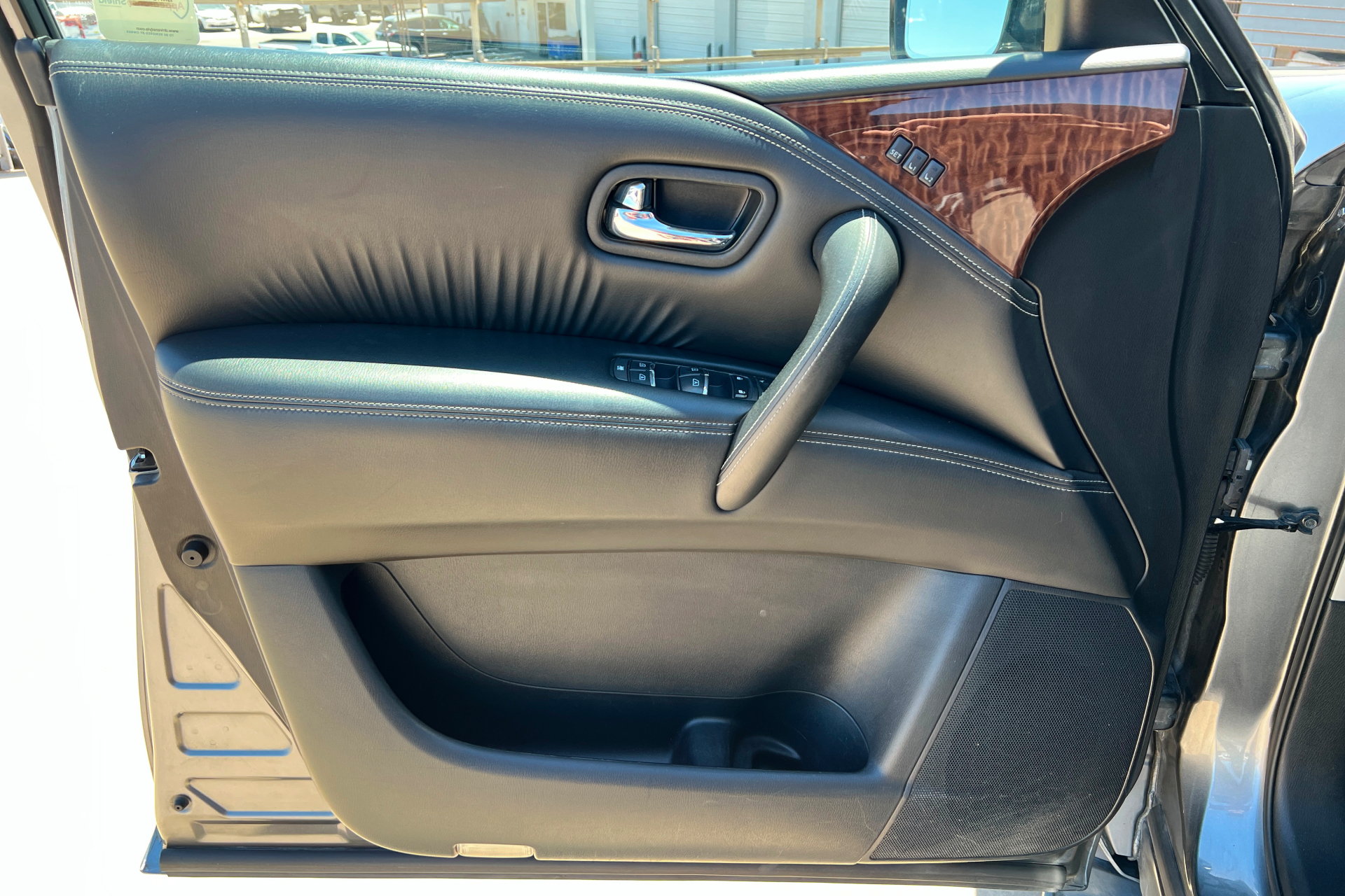 Used 2018 Nissan Armada SL w/ Moonroof Package AWD/4WD image 14