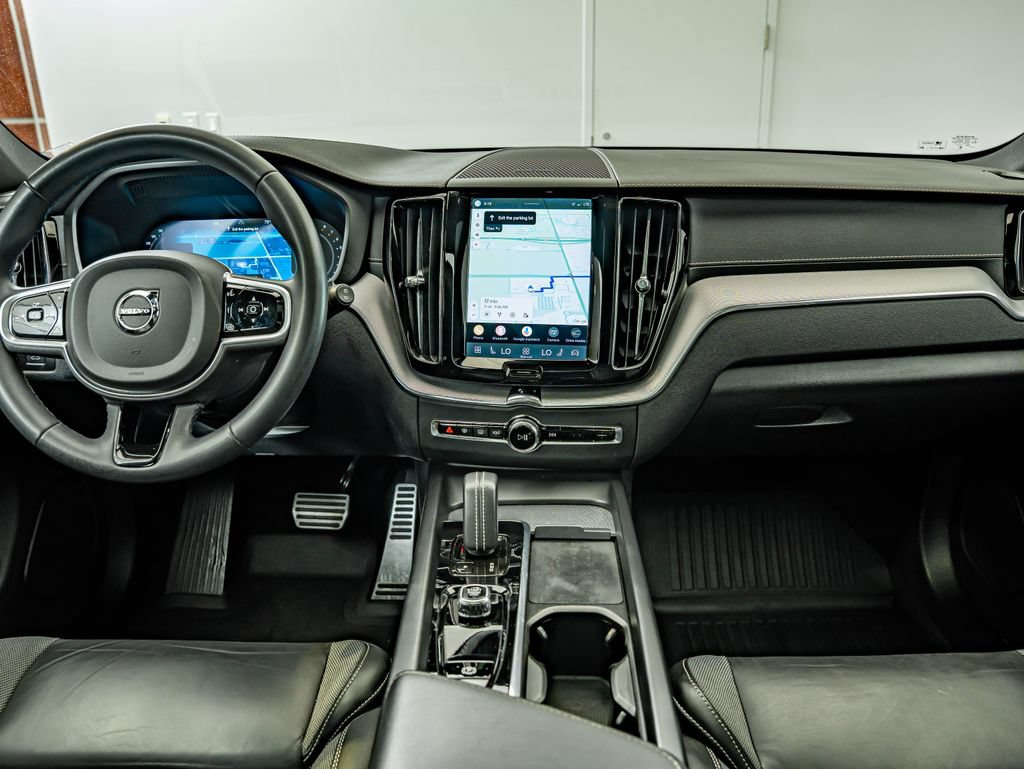 Used 2022 Volvo XC60 B5 R-Design w/ Advanced Package AWD/4WD image 30