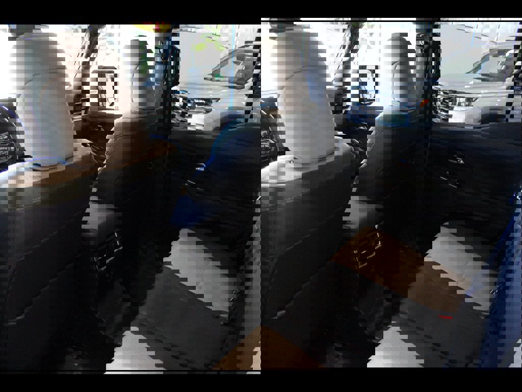 Used 2024 Lexus GX 550 image 16