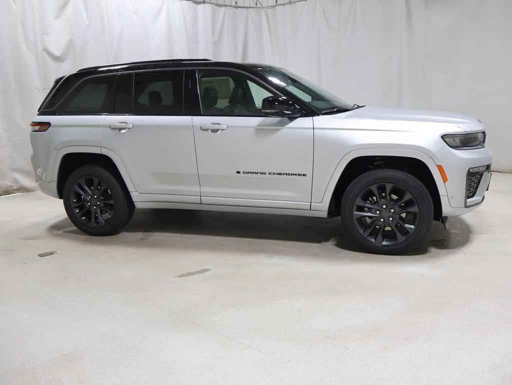 New 2026 Jeep Grand Cherokee Limited AWD/4WD image 7