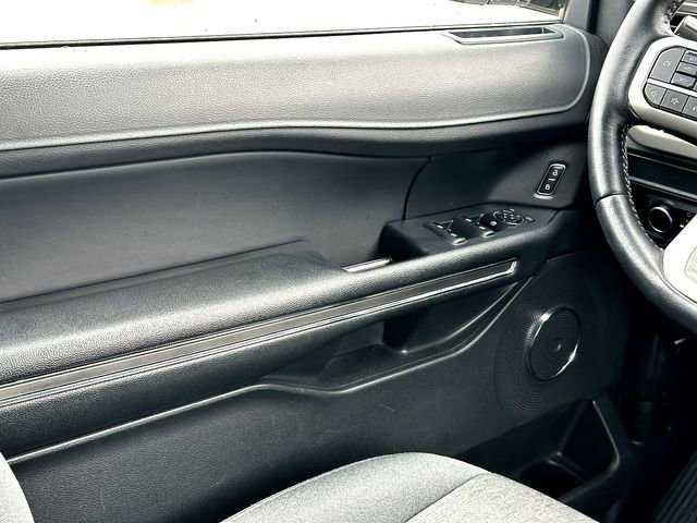 Used 2024 Ford Expedition XLT image 27