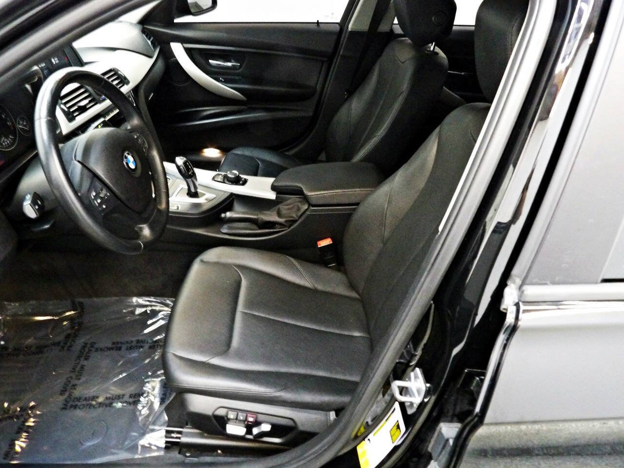 Used 2018 BMW 320i Sedan RWD image 8