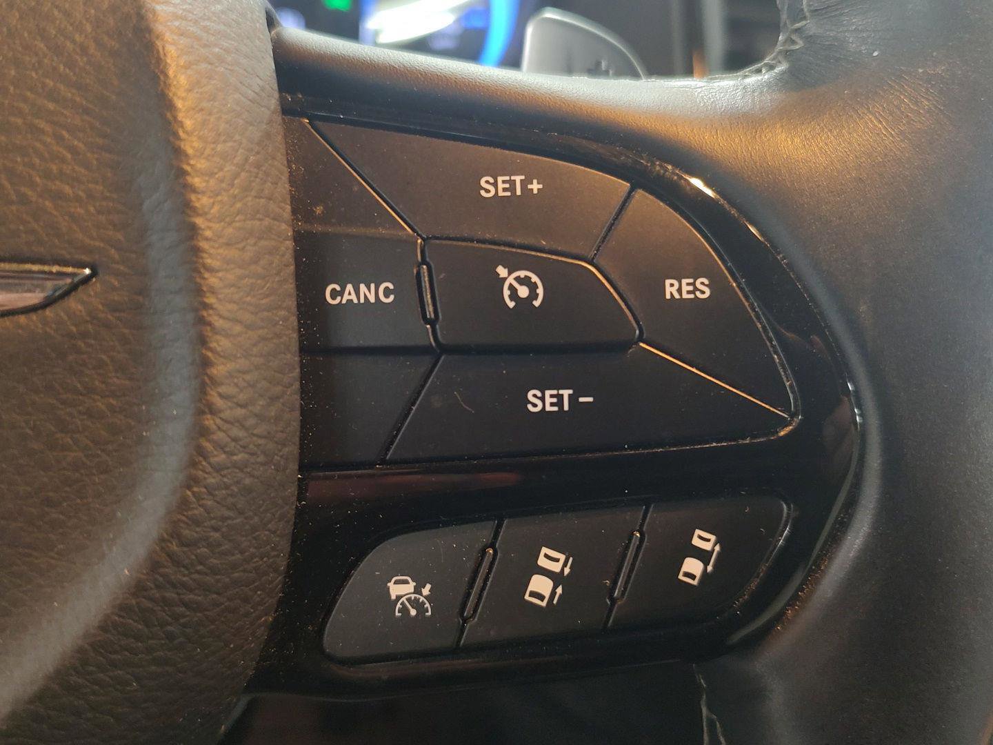 Used 2018 Chrysler 300 S w/ 300S Premium Group AWD/4WD image 15