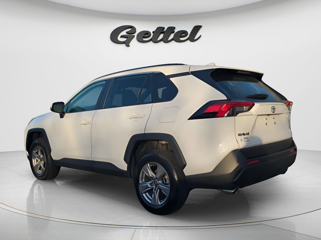 Used 2024 Toyota RAV4 XLE FWD image 7