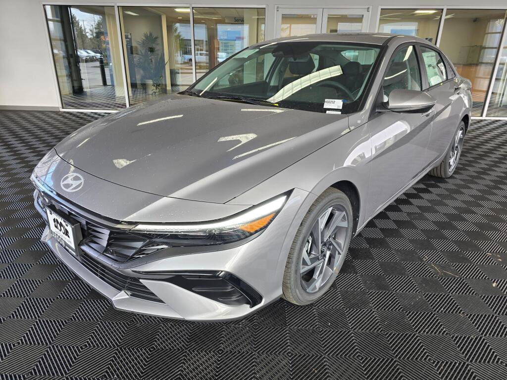 New 2026 Hyundai Elantra Limited image 9