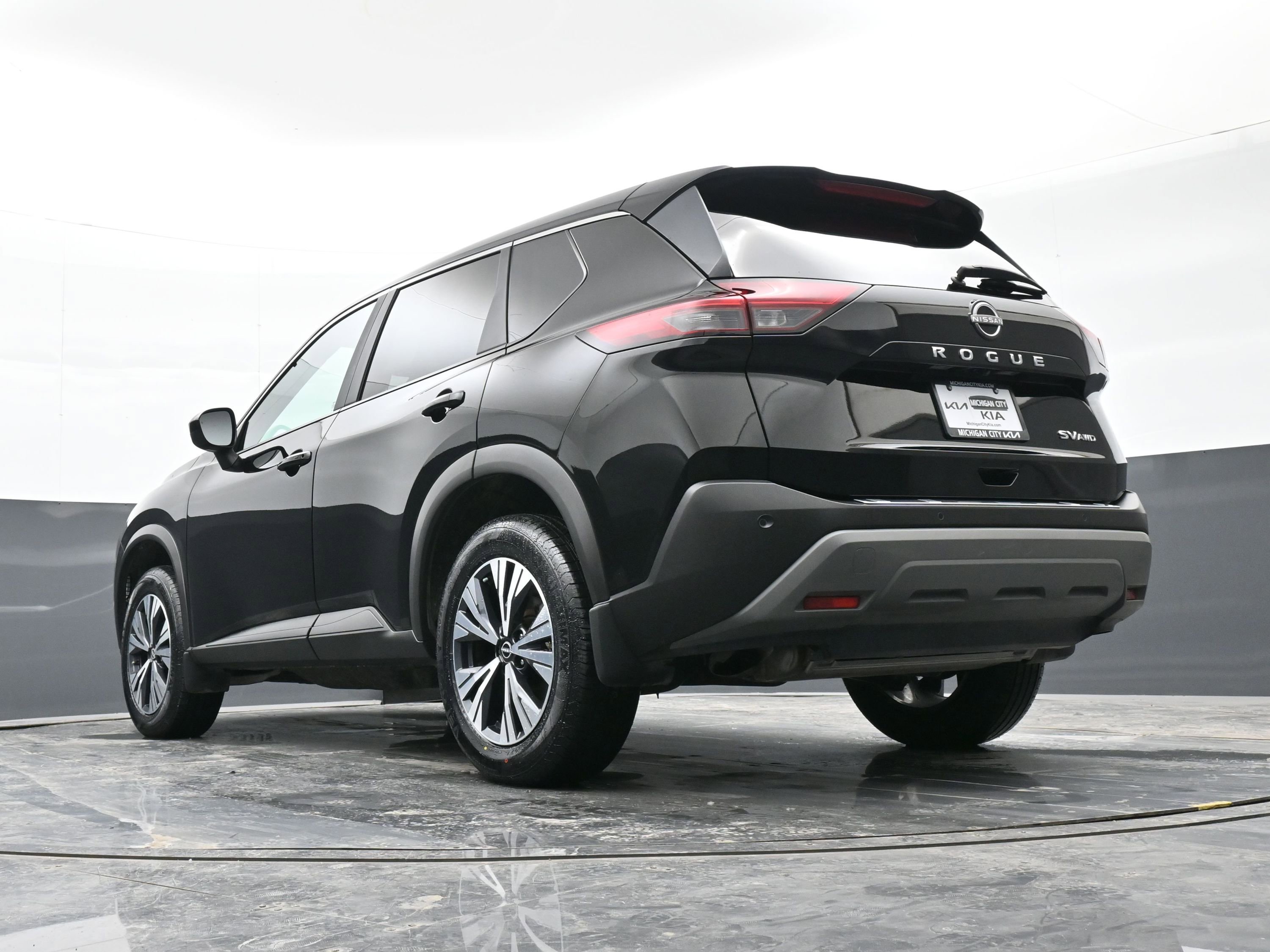Used 2023 Nissan Rogue SV image 41