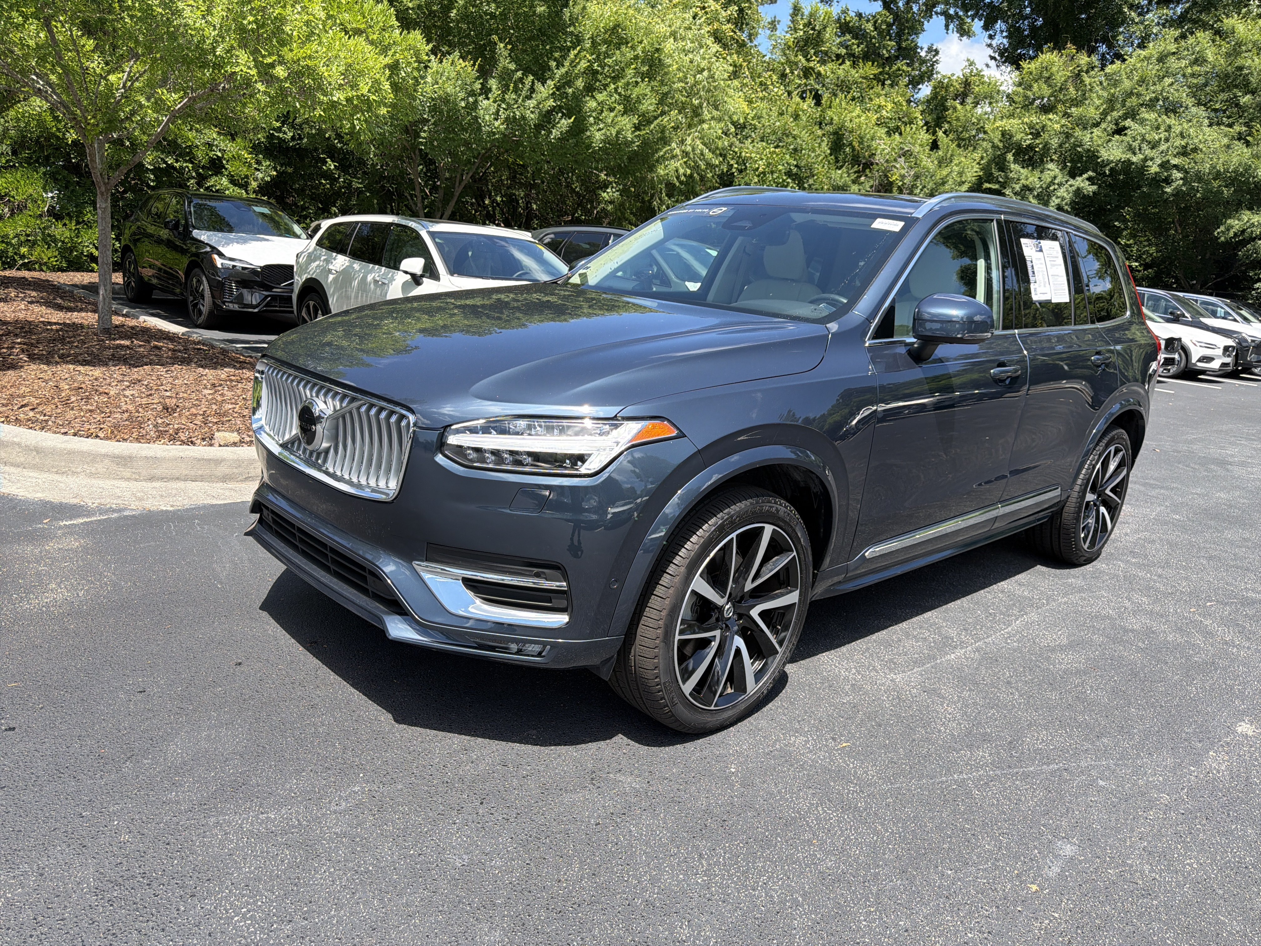 Certified 2025 Volvo XC90 B5 Plus w/ Protection Package Premier AWD/4WD image 42