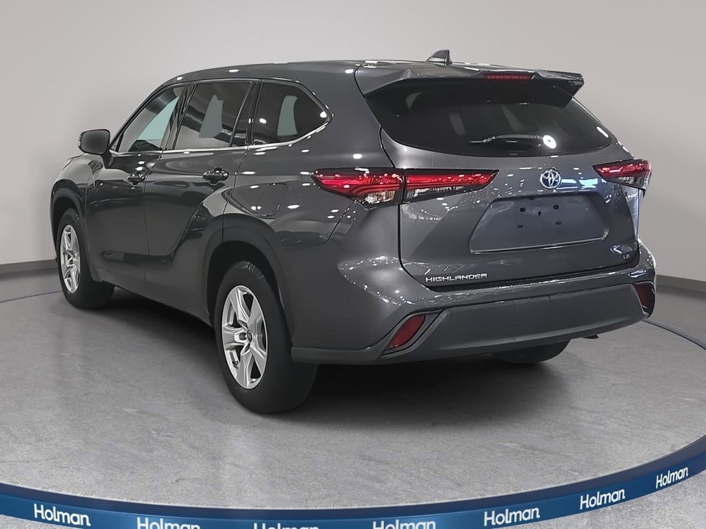 Used 2022 Toyota Highlander LE image 8