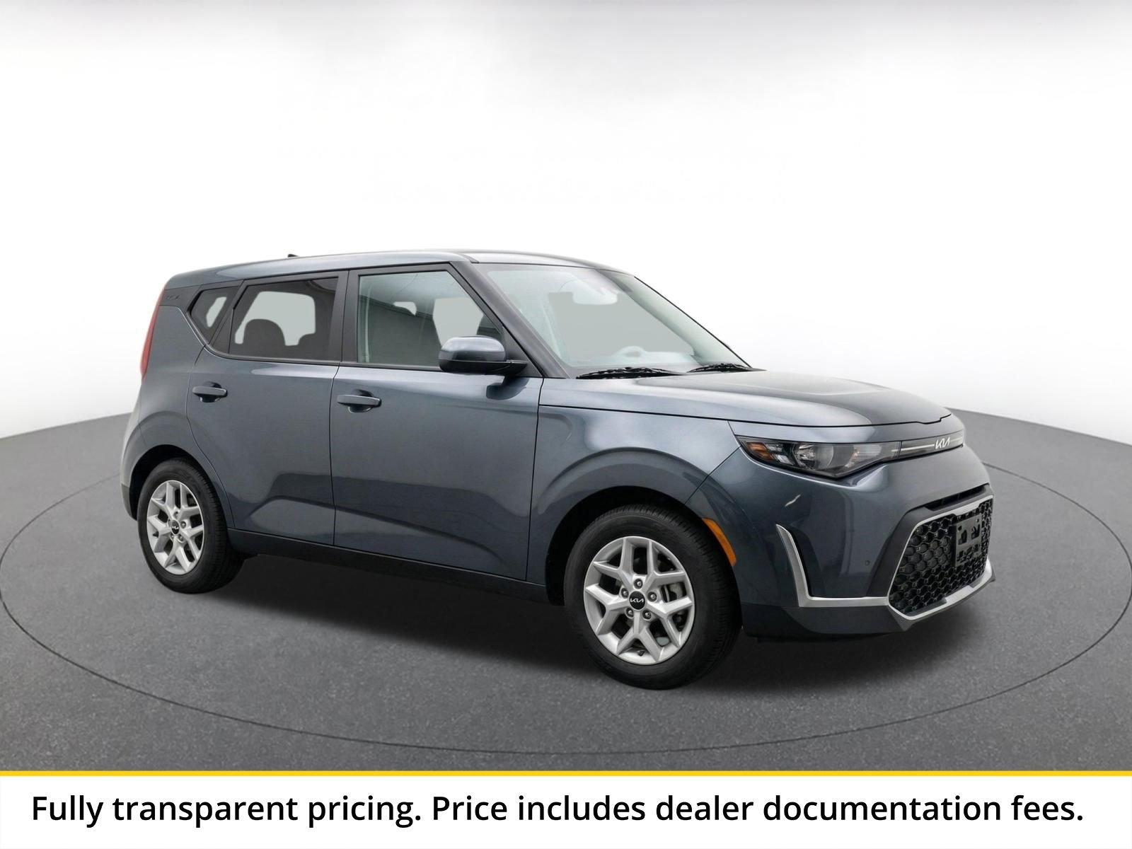 Used 2025 Kia Soul LX w/ LX Technology Package FWD image 1