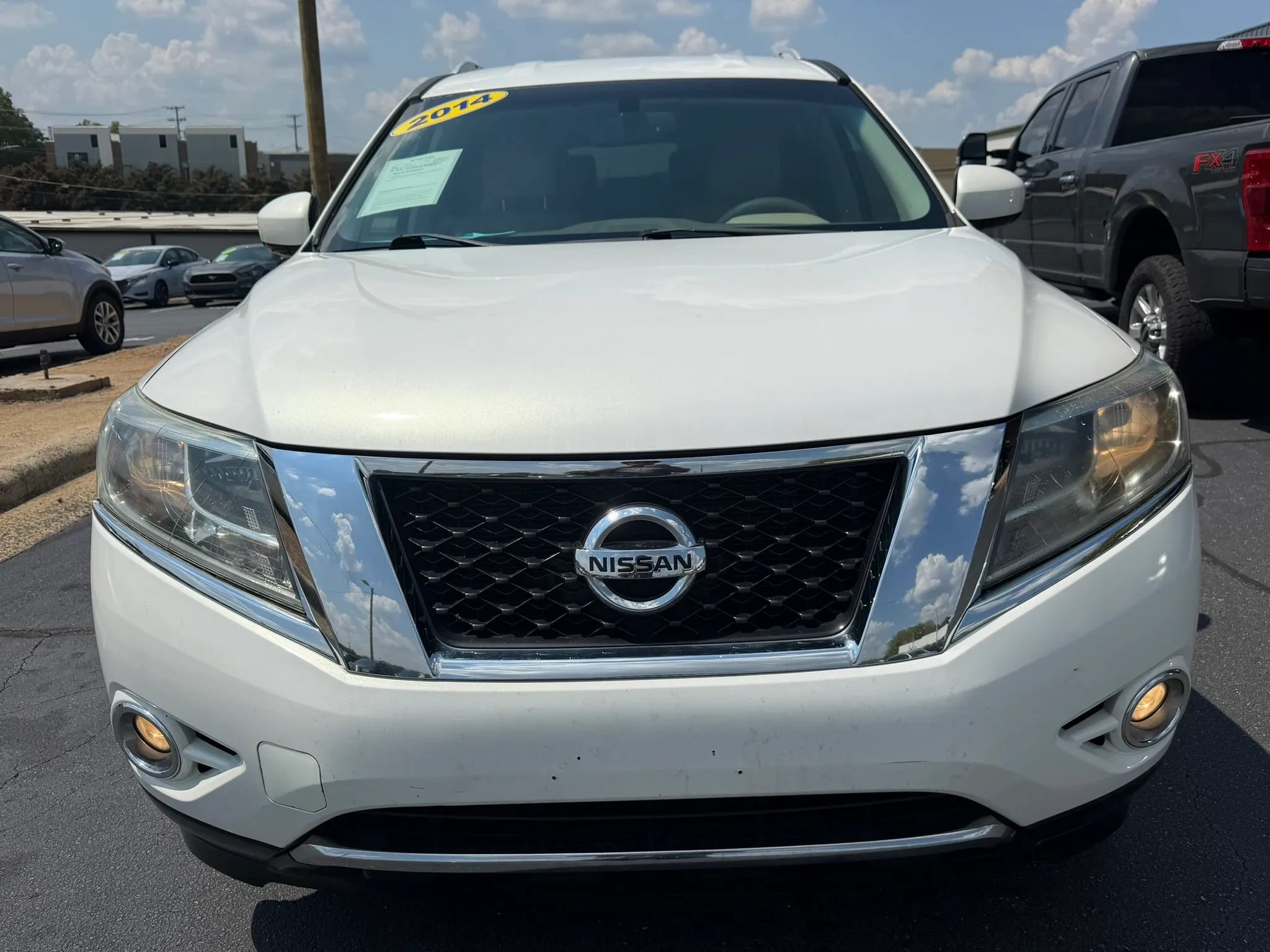 Used 2014 Nissan Pathfinder SL FWD image 2