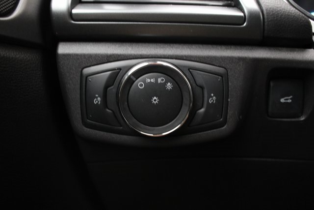 Used 2016 Ford Fusion SE image 16