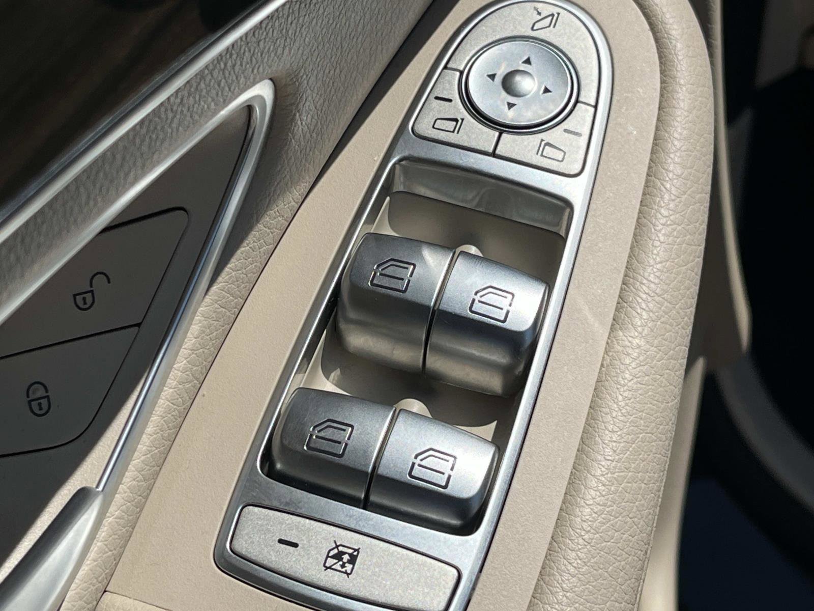 Certified 2021 Mercedes-Benz GLC 300 image 20