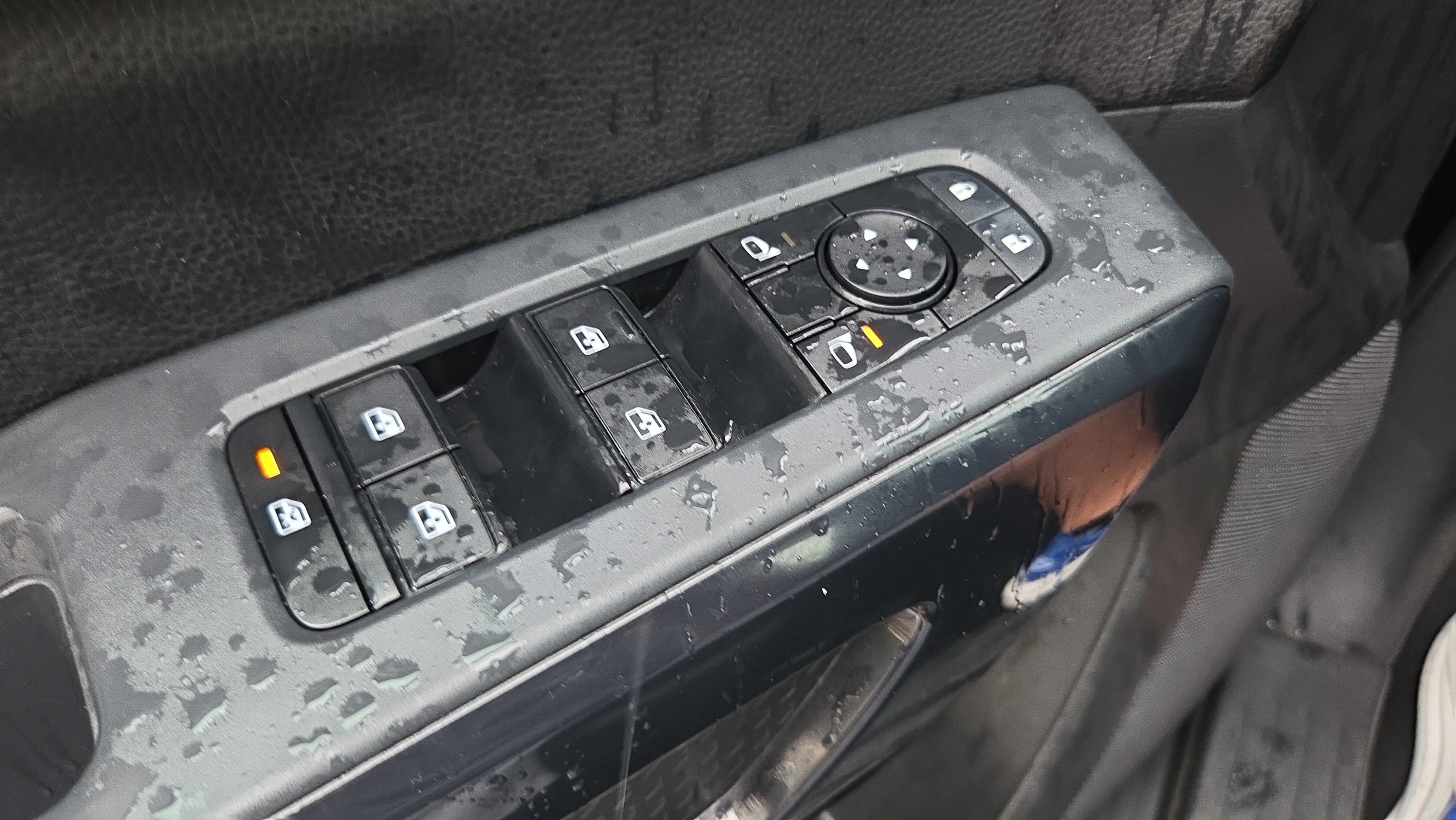 Used 2024 Nissan Pathfinder SV FWD image 31