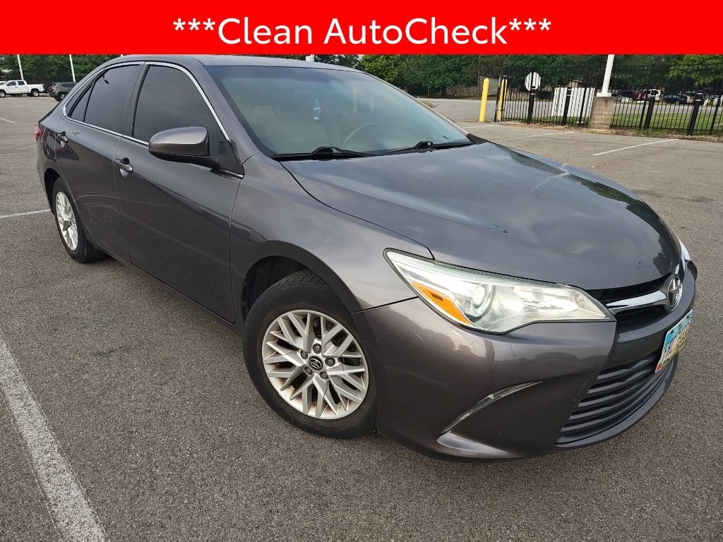 Used 2016 Toyota Camry LE FWD image 3