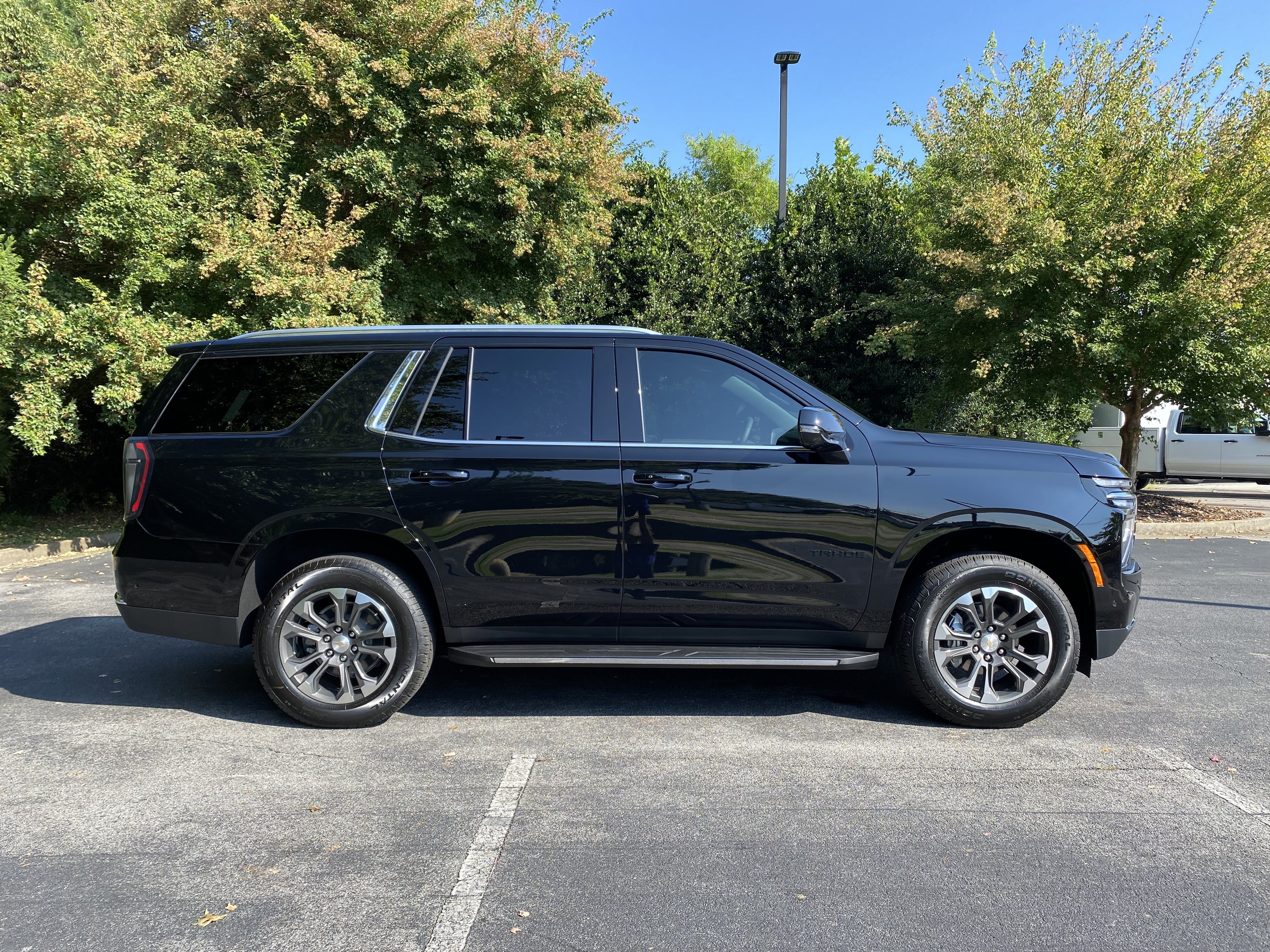 Used 2026 Chevrolet Tahoe LT w/ Comfort Package AWD/4WD image 10