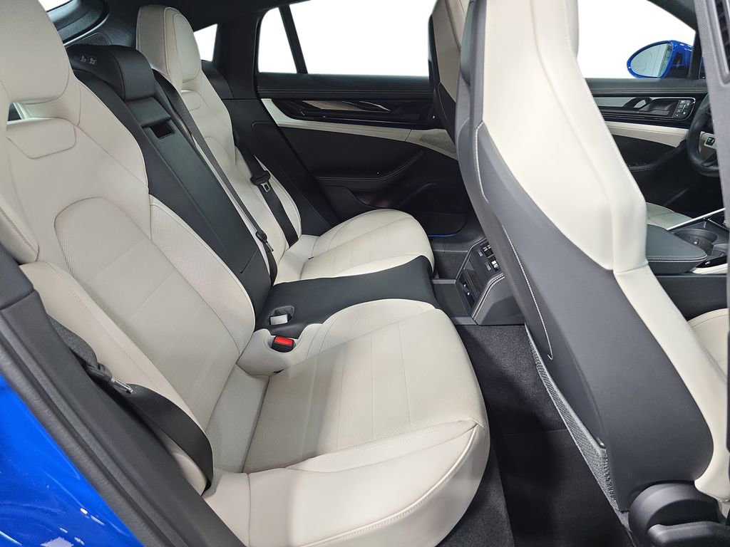 Used 2025 Porsche Panamera 4 E-Hybrid image 26