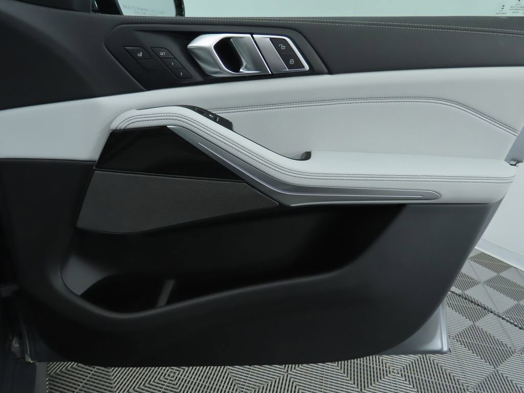 New 2026 BMW X5 xDrive40i w/ Executive Package image 26