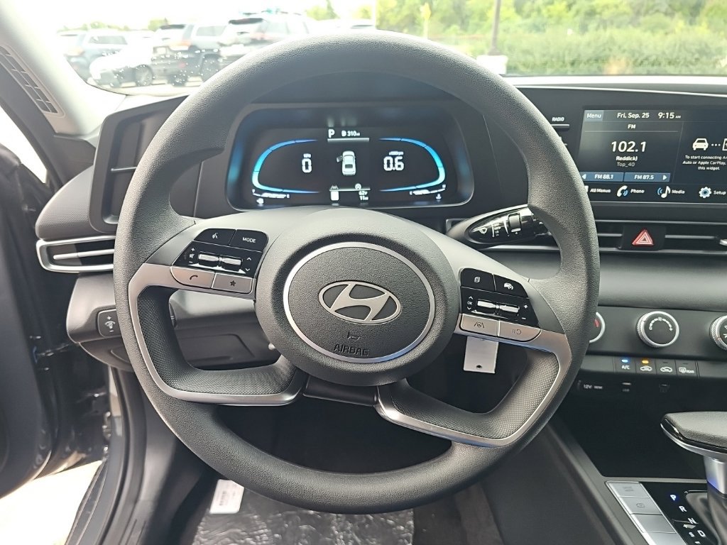 New 2026 Hyundai Elantra SE FWD image 16