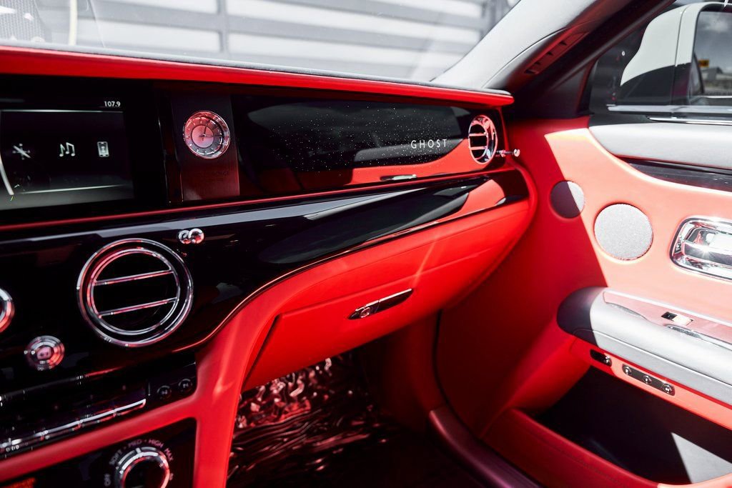 Used 2022 Rolls-Royce Ghost w/ Ghost Package image 83