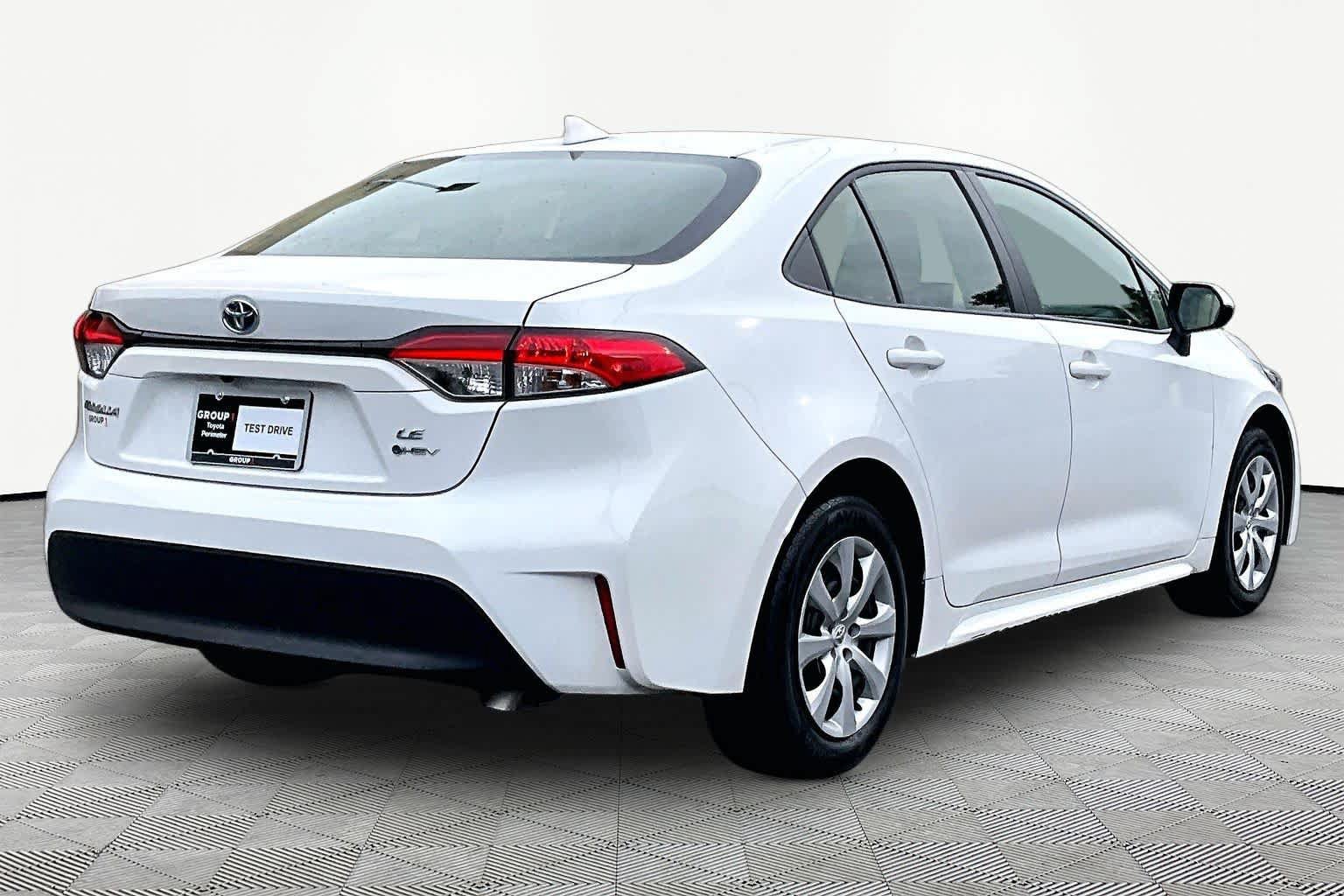Used 2025 Toyota Corolla LE FWD image 13
